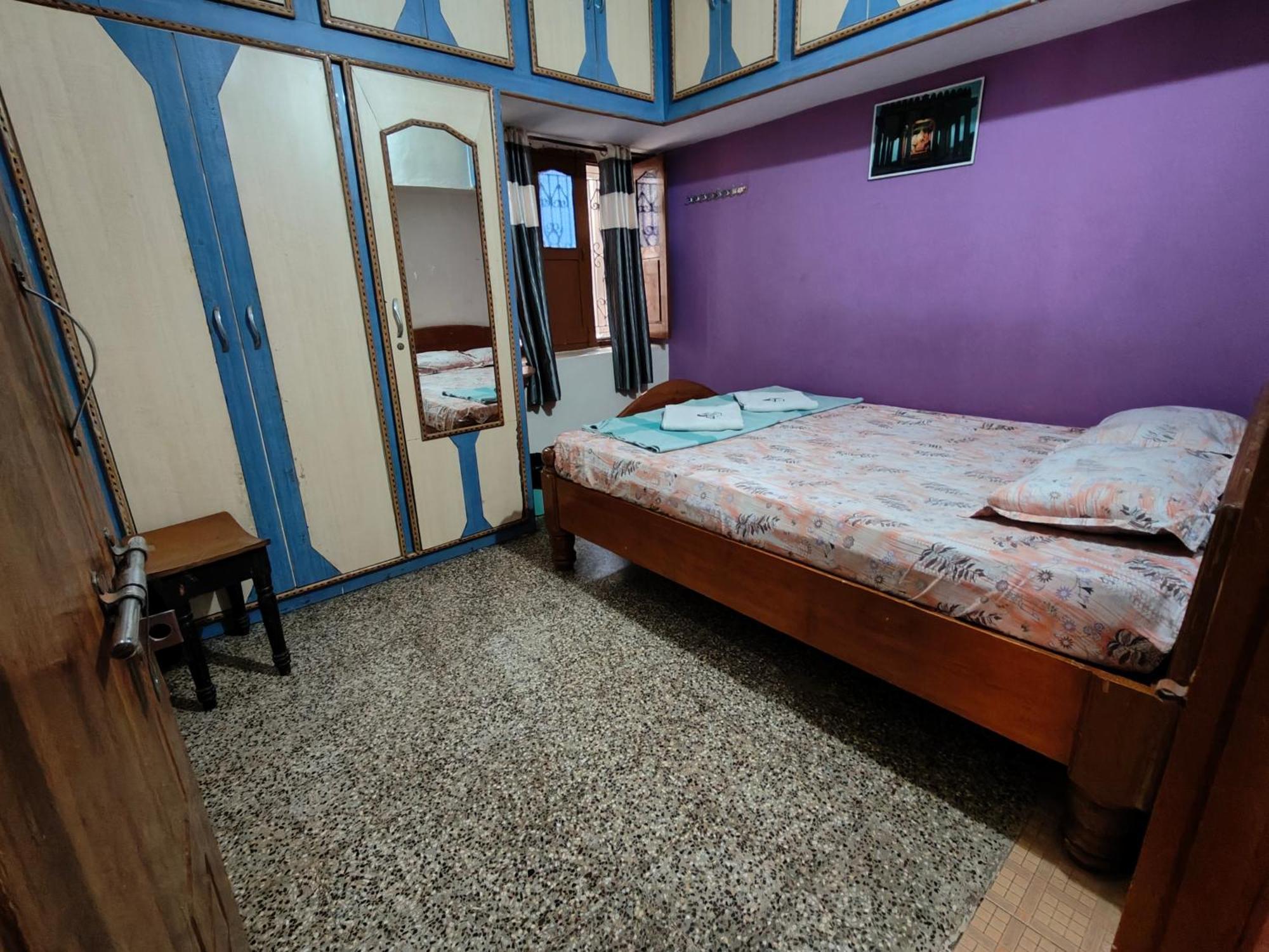 Rocky Guesthouse Hampi Bagian luar foto