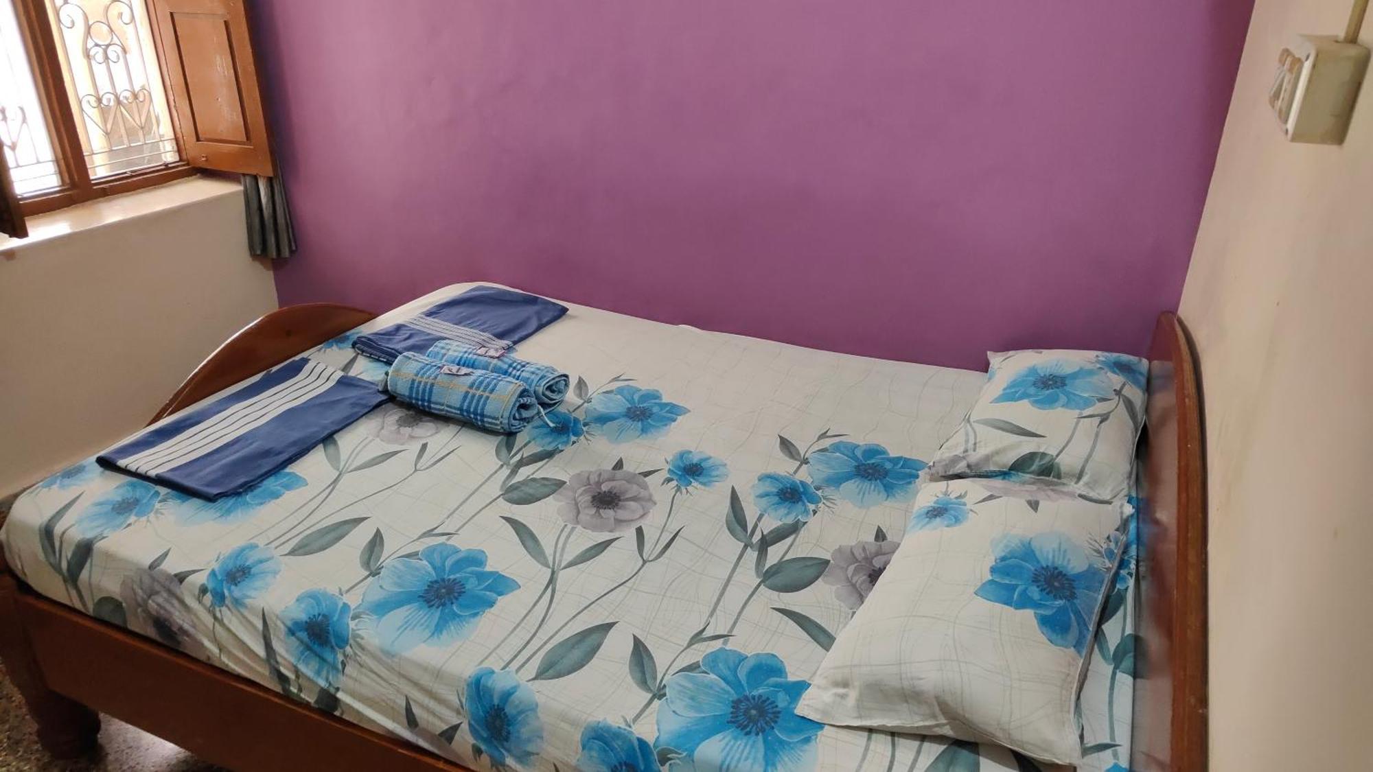 Rocky Guesthouse Hampi Bagian luar foto