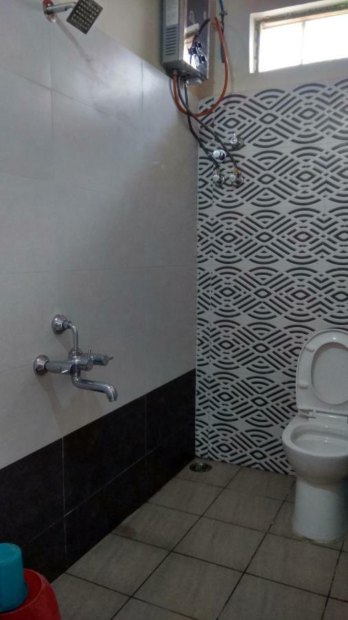 Rocky Guesthouse Hampi Bagian luar foto